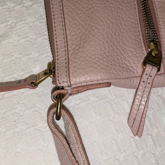 FOSSIL Shoulder/Crossbody. Pink. Leather. Excellent Condition - Picture 6 of 7